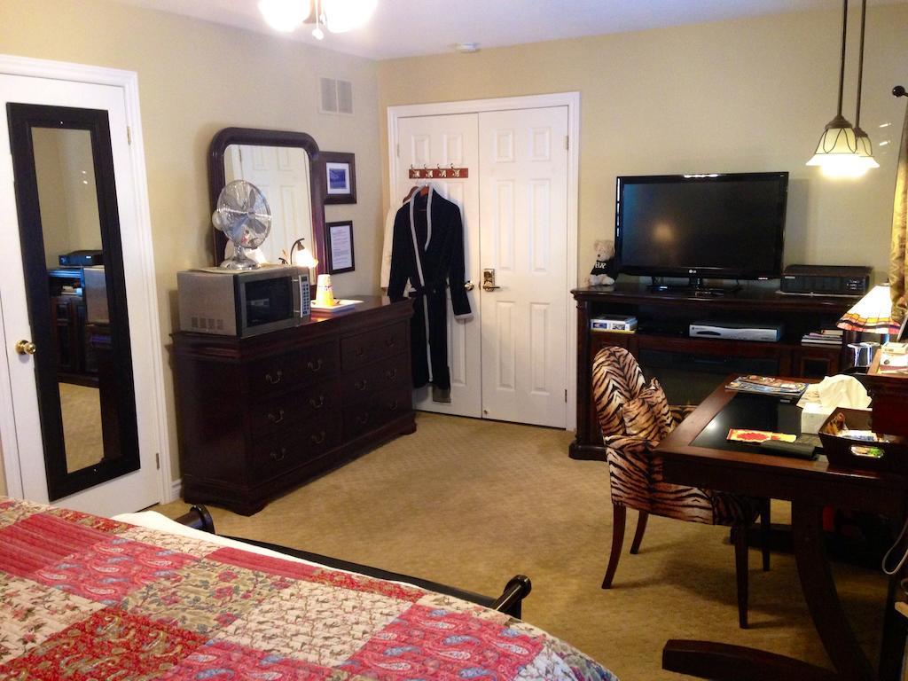 Serenity Ranch Bed & Breakfast Ancaster Room photo